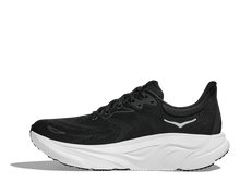 'HOKA' Women's Arahi 8 - Black / White (Wide)