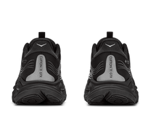'HOKA' Men's Clifton 11 GTX - Black / Black