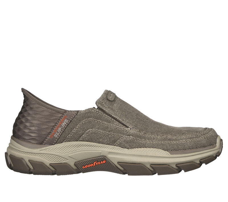 Skechers men's slip 2024 ons extra wide