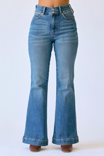 'Judy Blue Jeans' Women's Finally Found Double Button Jeans - Medium Wash (Plus Size)