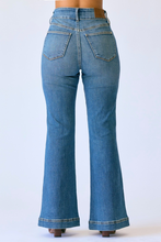 'Judy Blue Jeans' Women's Finally Found Double Button Jeans - Medium Wash (Plus Size)