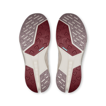 'On Running' Women's Cloudsurfer Trail 2 - Lily / Gardenia