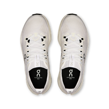 'On Running' Women's Cloudsurfer Max - White