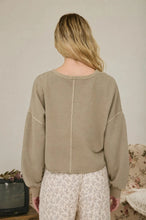 'Blu Pepper' Women's Cropped Long Sleeve - Mocha
