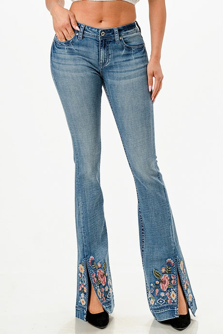 'Grace in LA' Women's Floral Embroidered Jeans - Blue