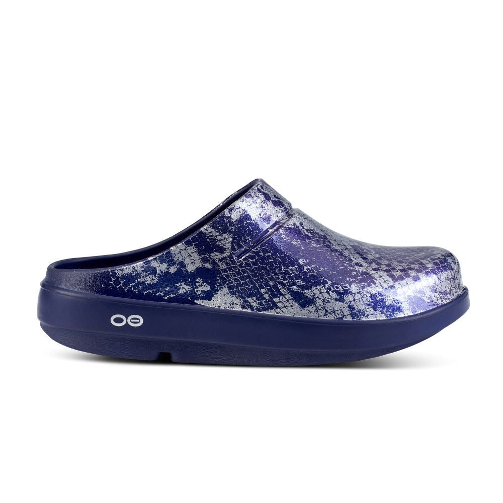 'OOFOS' Women's OOcloog Clog Limited Edition - Navy / Silver Snake